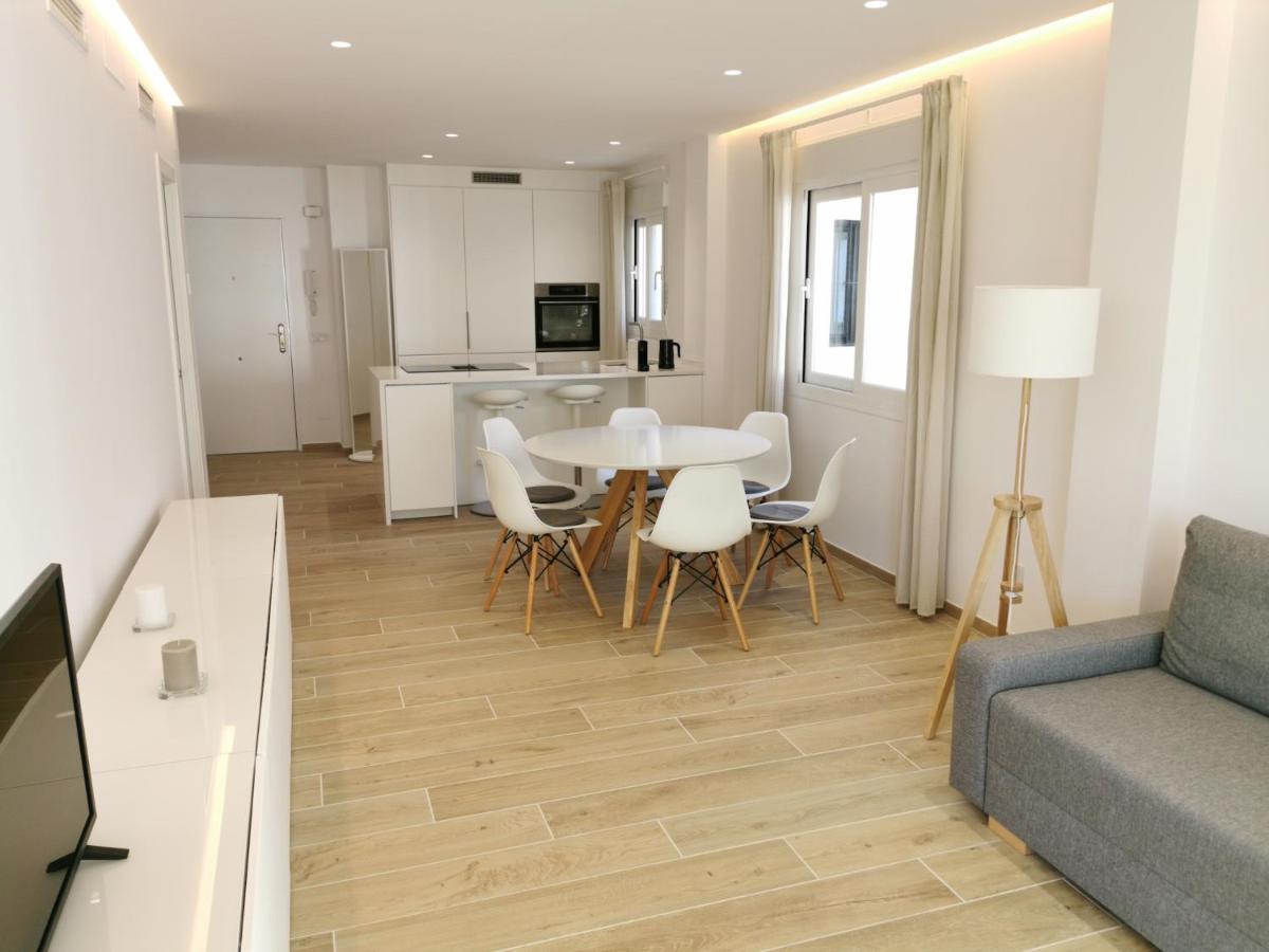 Bright 2 Bedroom Golden Mile Next To Rdr225 Apartment *