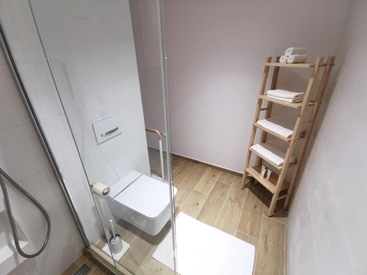 Apartment Bright 2 Bedroom Golden Mile Next To Rdr225 Marbella